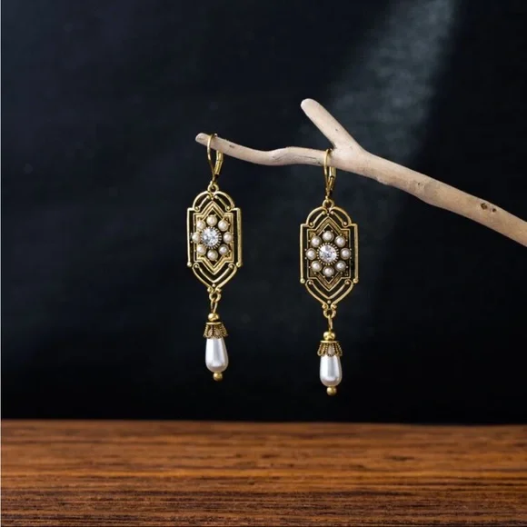NEW Vintage Inspired Waterdrop Filigree Earrings with Faux Pearls - Picture 4 of 7
